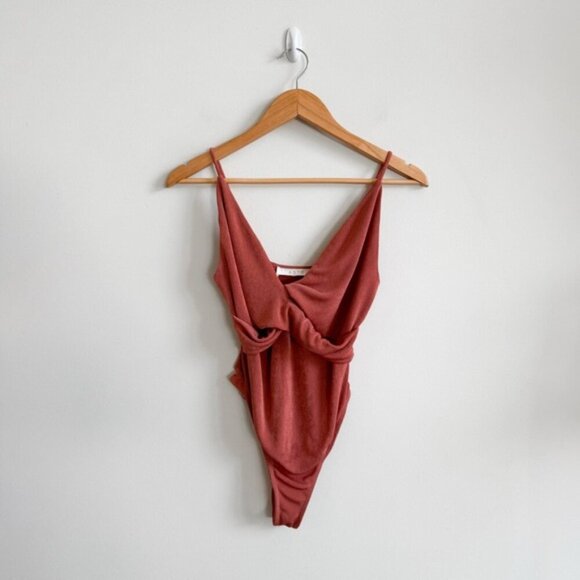 ASTR • Twist Front Thong Bodysuit in Coral Cedar - Picture 2 of 15